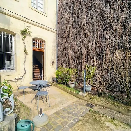 Standing Dans Bel Particulier Dijon